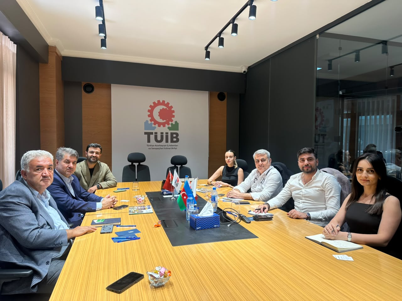 TÜİB-də işgüzar görüş keçirilib